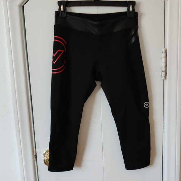 Virus Pants - Virus Performance Capri Leggings